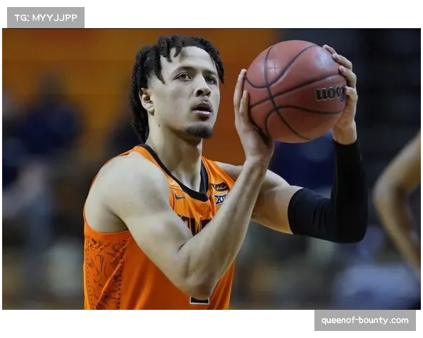 活塞新星康宁汉姆此役砍下30分,篮板助攻均达两位数,状态回暖